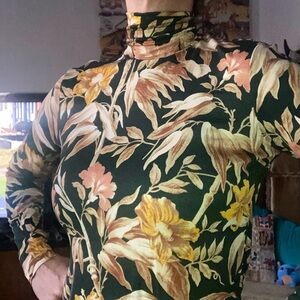 PHILOSOPHY turtle neck

Feels like silk